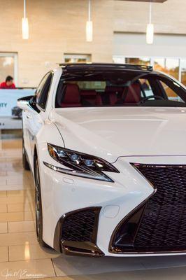 Scanlon Lexus Showroom, amazing selection of new and certified pre-owned vehicles!