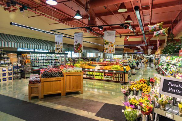 Mollie Stone's Markets Produce in San Mateo