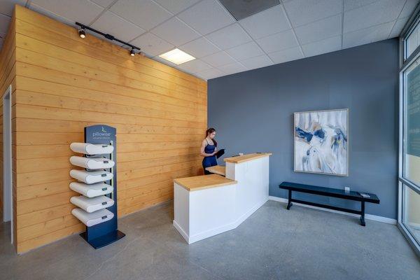 Adjust.clinic front desk.