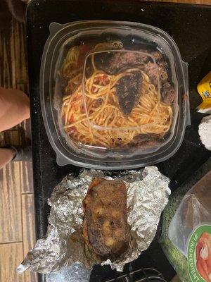 Spaghetti bolognese and Garlic Bread