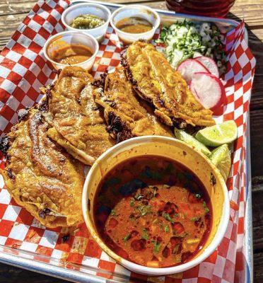 Vegan Tacos dorados de birria.