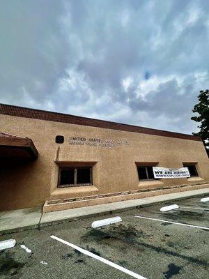 Exterior building view of USPS