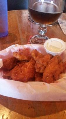 10 wings $7.99, pretty darn good too