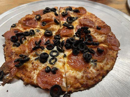 Small- pepperoni & black olive pizza