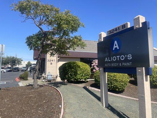 Now Alioto's Auto Body and Paint!