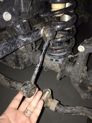 Complete sway bar link left disconnected