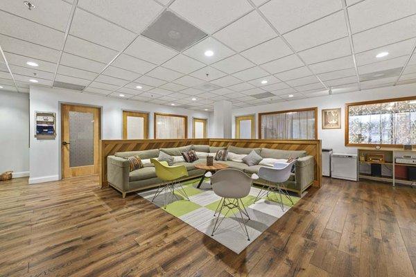 Lounge for teens and young adults receiving outpatient treatment at Embark at Cabin John.