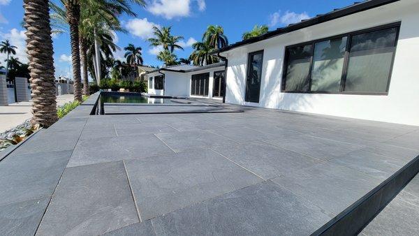 Pool Deck
Porcelain Pavers