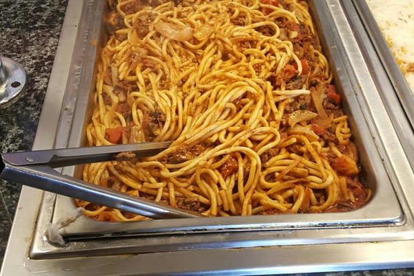 Spaghetti with mushrooms and ground lamb