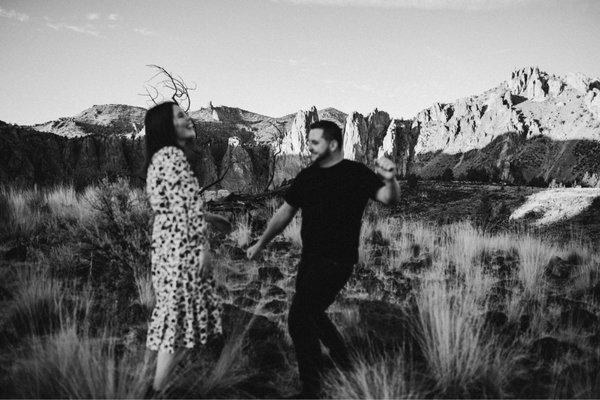 Engagement session at Smith Rock https://www.estherrohr.com