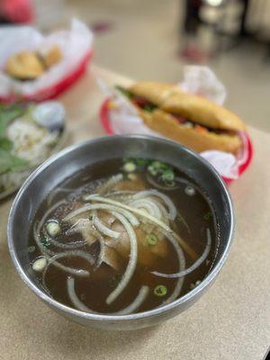 Pho tai