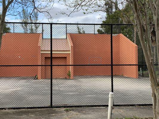 3-Wall racquetball courts