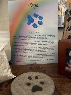 Stone paw print and paper paw print and ashes where what I received from them. The box was purchased myself for the ashes.