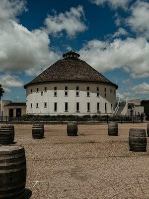 Round Barn Winery & Estate