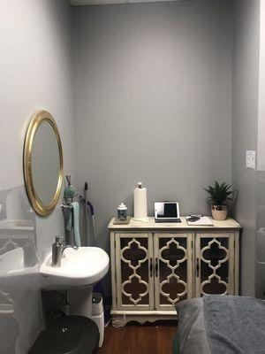 Super cute and clean private waxing studio!