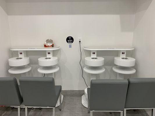 Drying station with free wi-fi