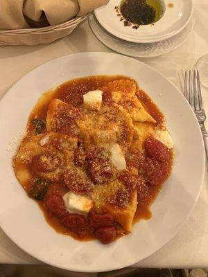 Ravioli Ripieni di Burrata