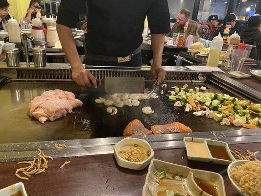 121021 Our Hibachi Chef workin his Magic!