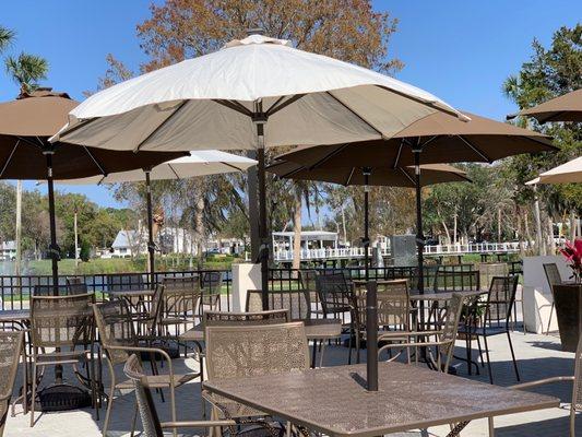 More outdoor seating view of lake