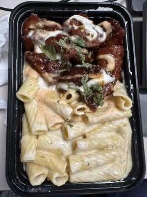 Truffle Rigatoni Alfredo & Boneless Fusion Wings