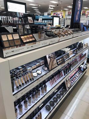 Lorac- they don't have this extensive makeup aisles in my local kohls