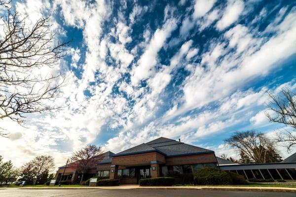 A beautiful day at of our Mishawaka office, conveniently located in the Edison Lakes Medical Center in northern Mishawaka...