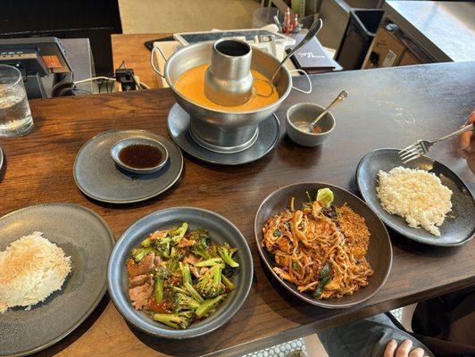 Beef & brocolli, pad Thai, Tom kha.