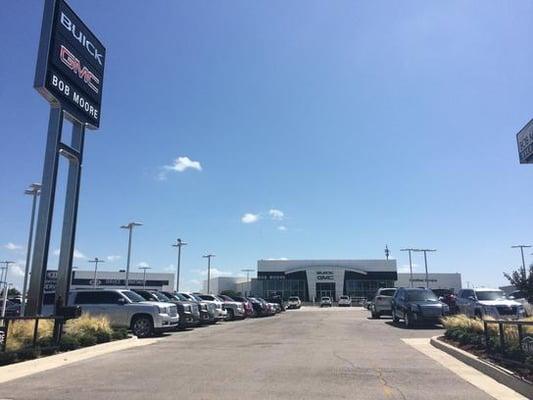 Front entry to the dealership