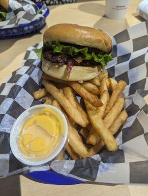 Bacon Cheeseburger with cheese dipping sauce