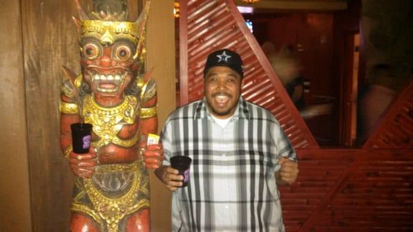 Juat a few tiki guys hanging out...