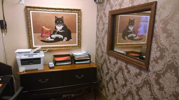 The best cat painting we could find to decorate with!