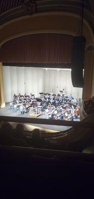 The orchestra without guest pianist.