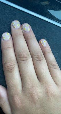 daisy gel nails