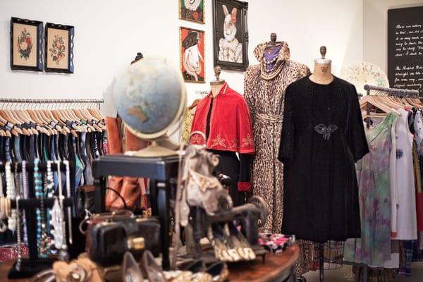 The Rabbit Hole : vintage clothing boutique