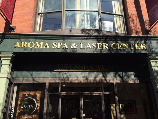 Aroma Spa & Laser Center from the outside. Right between Terra Luna Cafe & Century 21.