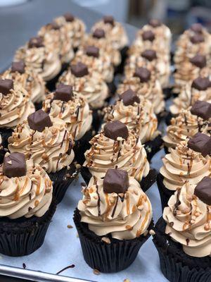 Snickers Cupcakes filled with Caramel