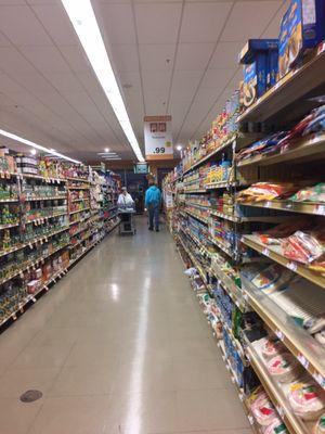 Roche Bros of Acton -- 387 Massachusetts Avenue / Route 111, Acton              Interior