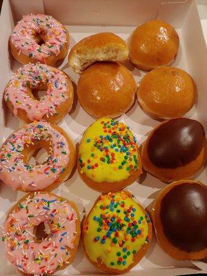 My "assortment" of donuts. Yes, they do make more than five different kinds of donuts. And two "jelly filled" had no filling.