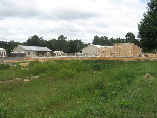 Nacogdoches Shelter at 1902 Douglass Road during construction