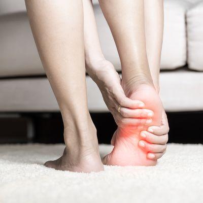 Platelet-rich plasma (PRP) injections are a minimally invasive treatment for plantar fasciitis, a common cause of heel pain.