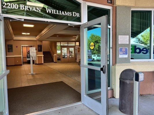 Sky Lakes Rehabilitation Services building entrance