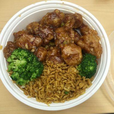 General Tso's  lunch portion