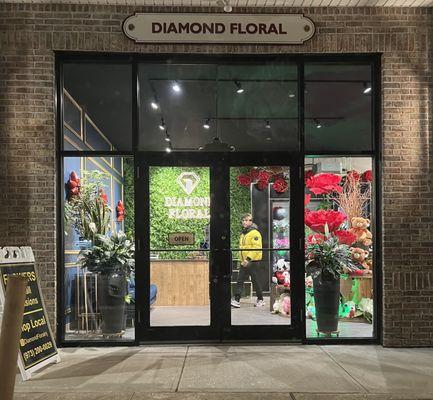 Pretty Store Front Shines like A Diamond