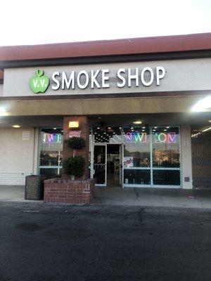 V.V SMOKE SHOP