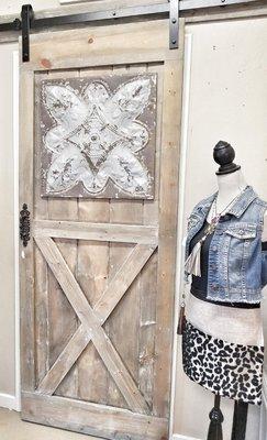 We build hand crafted  CUSTOM barn doors at Two Country Divas