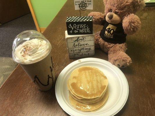 Pancakes and frappe