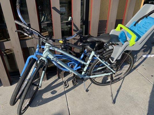 Bright blue electra cruiser (exhanged to Liv, couldn't get used to it) and the light blue Liv bike