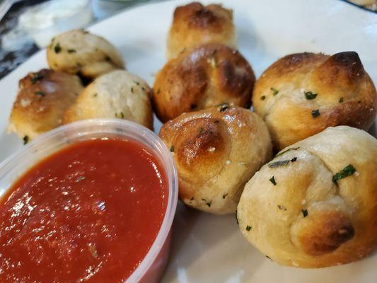 Garlic knots