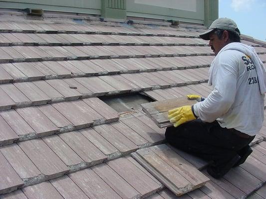 Repairing Broken Roof Tiles in Naples, FL