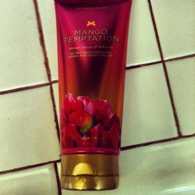 Found my new fav scent here. so me, mango nd hibiscus :)